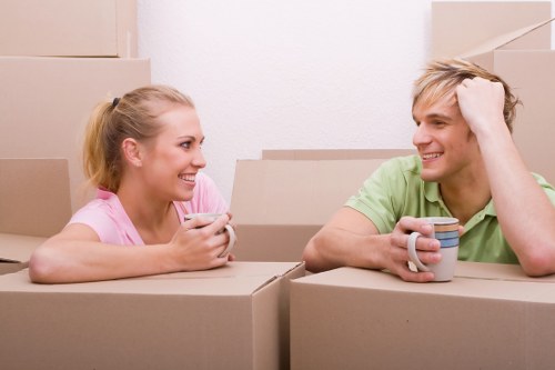 Local packing service for residential and commercial customers in Holland Park