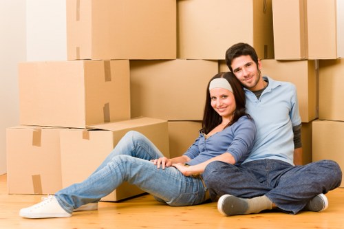 Cubic-yard load estimate for a flat move in Holland Park