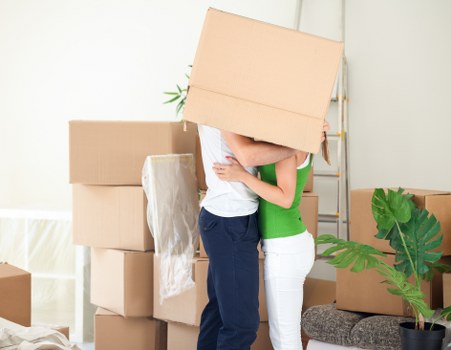Local movers planning access and parking for a Holland Park property